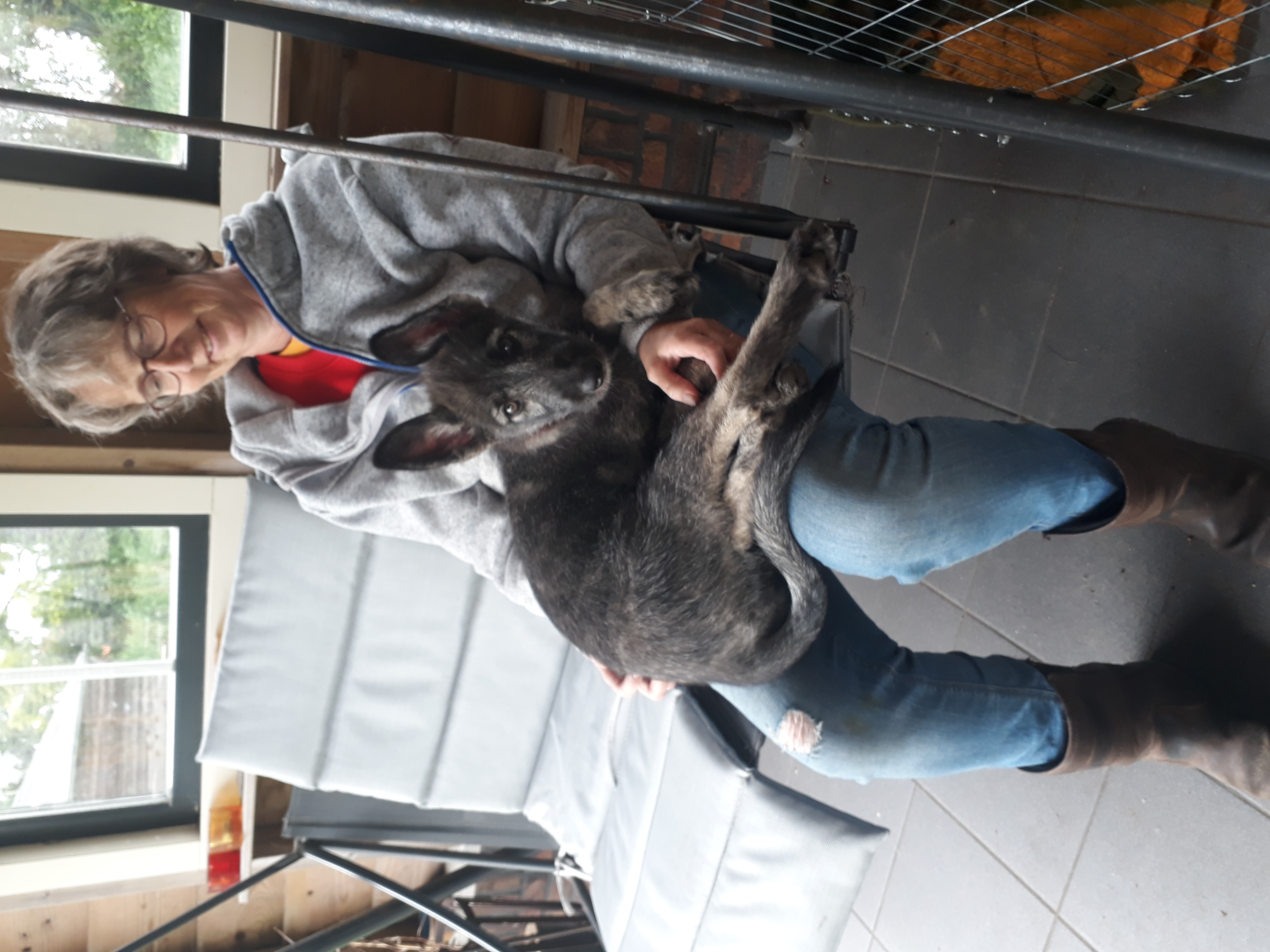 Mechtild Jansen met puppy